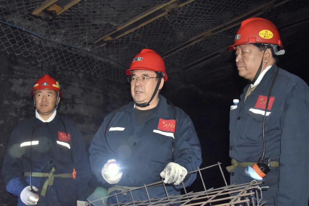 劉賢君在東海煤礦宣講檢查工作時(shí)強(qiáng)調(diào)：堅(jiān)持保安全上總量提質(zhì)效多點(diǎn)發(fā)力 以實(shí)際行動(dòng)決勝收官戰(zhàn)蓄勢(shì)開(kāi)新局